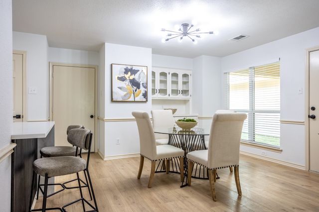 1815 Seabrook Drive, Duncanville, TX 75137