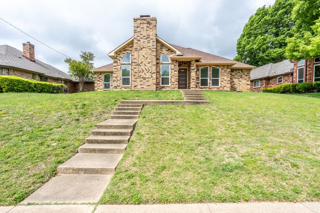 1815 Seabrook Drive, Duncanville, TX 75137