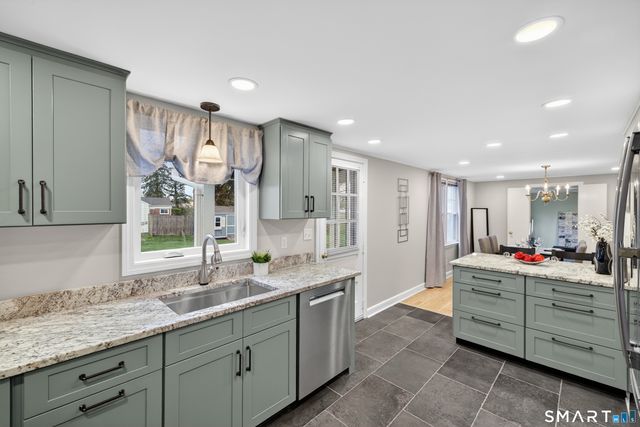 46 Lynde Street, Old Saybrook, CT 06475