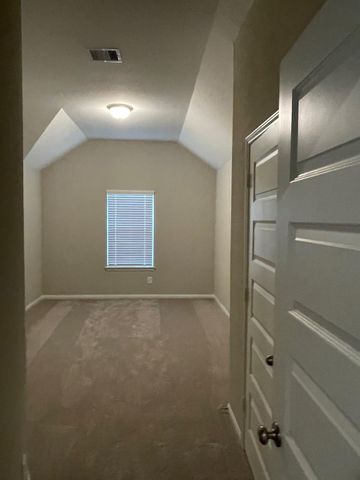 2216 Gadwall Court, Conroe, TX 77384