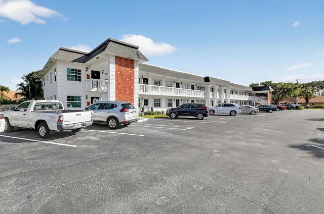 10000 Meridian Way N 15, Palm Beach Gardens, FL 33410