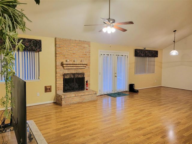 15239 Ensenada Drive, Houston, TX 77083