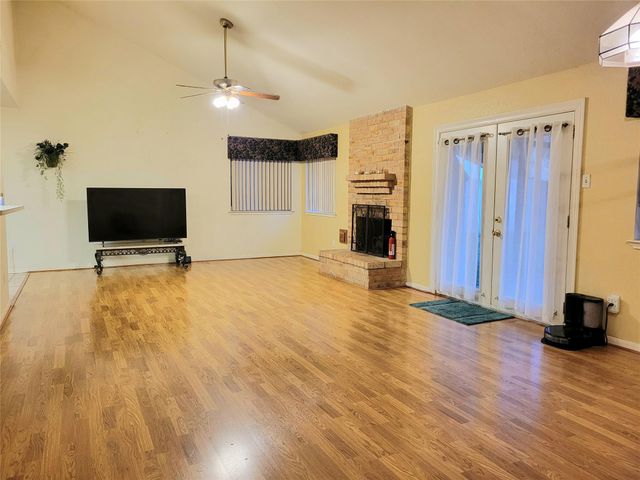 15239 Ensenada Drive, Houston, TX 77083