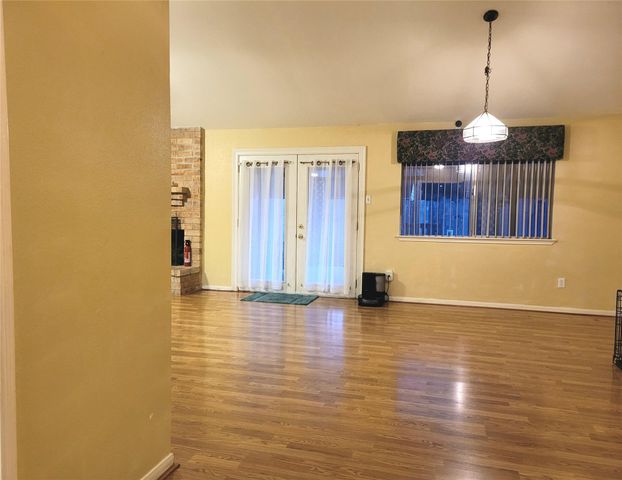 15239 Ensenada Drive, Houston, TX 77083