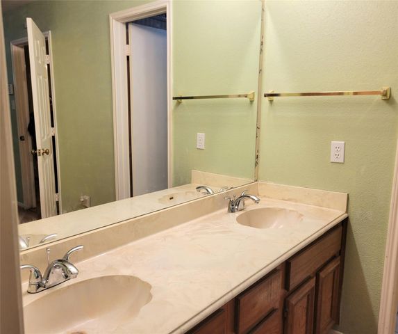 15239 Ensenada Drive, Houston, TX 77083