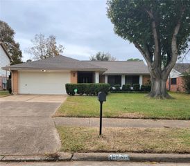 15239 Ensenada Drive, Houston, TX 77083