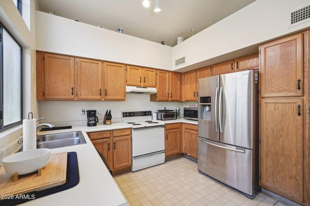 2308 W COMSTOCK Drive, Chandler, AZ 85224