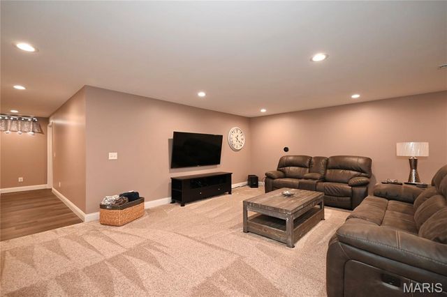 2042 Paul Renaud Boulevard, Lake St Louis, MO 63367