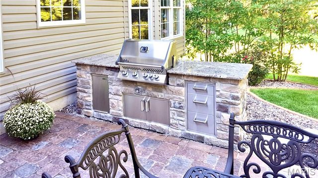 2042 Paul Renaud Boulevard, Lake St Louis, MO 63367