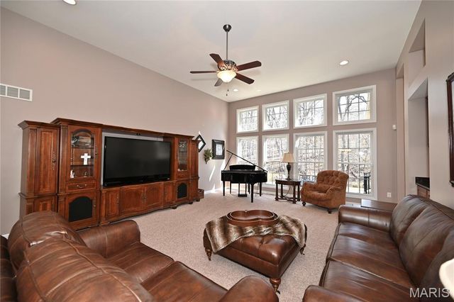 2042 Paul Renaud Boulevard, Lake St Louis, MO 63367