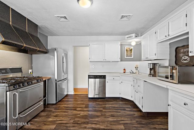 113 Parker Road, West Long Branch, NJ 07764