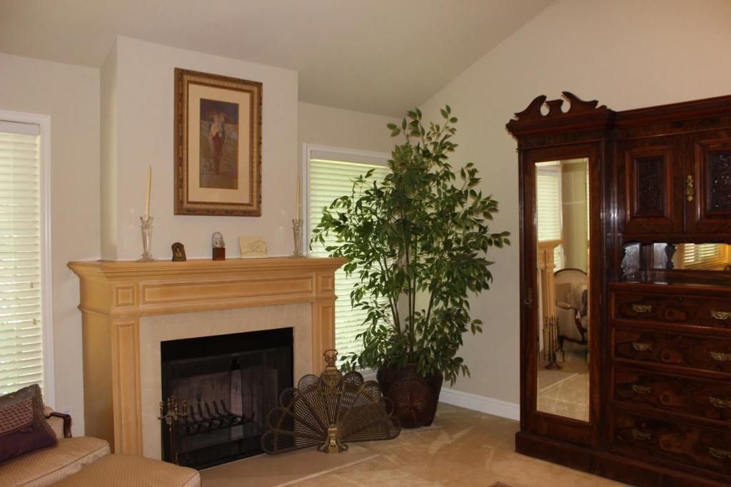 Image 24 of property listing at 228 Flynn Avenue, Mountain View, CA 94043