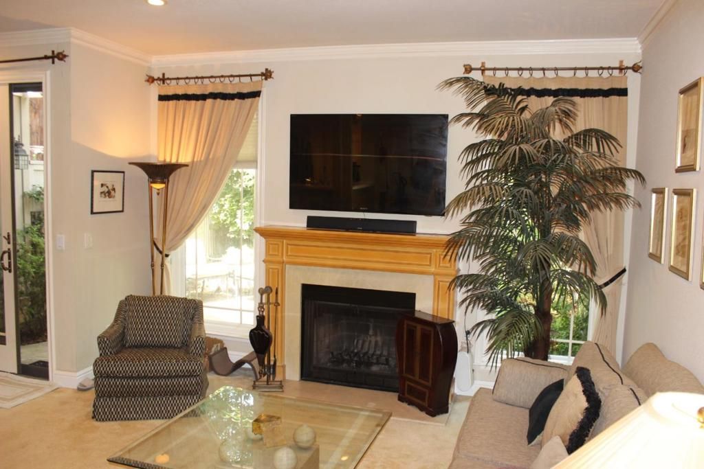Image 3 of property listing at 228 Flynn Avenue, Mountain View, CA 94043