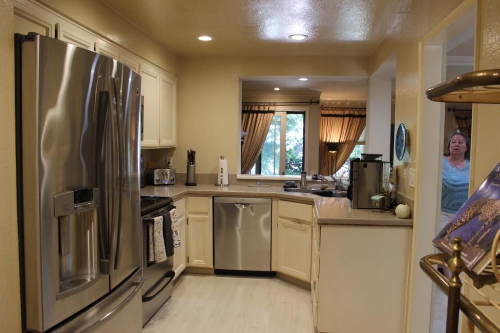 Image 6 of property listing at 228 Flynn Avenue, Mountain View, CA 94043