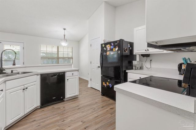 6917 Kapok Dr, Milton, FL 32583