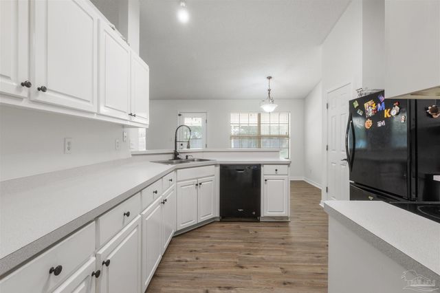 6917 Kapok Dr, Milton, FL 32583