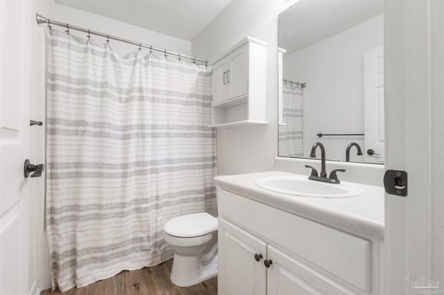 6917 Kapok Dr, Milton, FL 32583