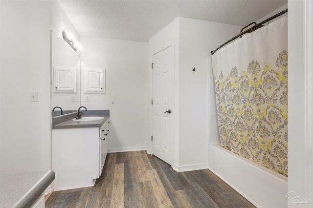 6917 Kapok Dr, Milton, FL 32583