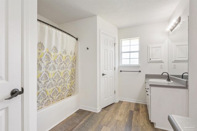 6917 Kapok Dr, Milton, FL 32583