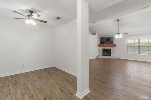 6917 Kapok Dr, Milton, FL 32583