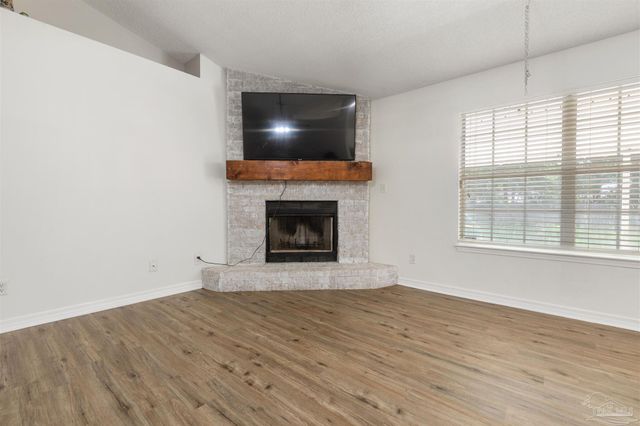 6917 Kapok Dr, Milton, FL 32583