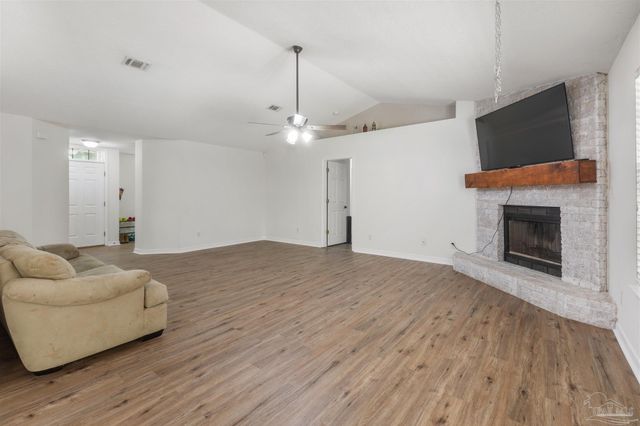 6917 Kapok Dr, Milton, FL 32583