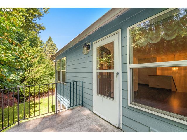 534 Ne SOUTH SHORE Rd, Portland, OR 97211