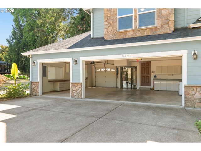 534 Ne SOUTH SHORE Rd, Portland, OR 97211