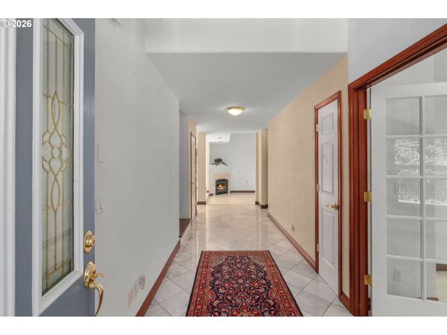 534 Ne SOUTH SHORE Rd, Portland, OR 97211