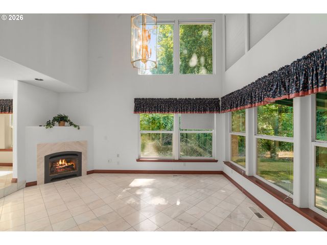 534 Ne SOUTH SHORE Rd, Portland, OR 97211