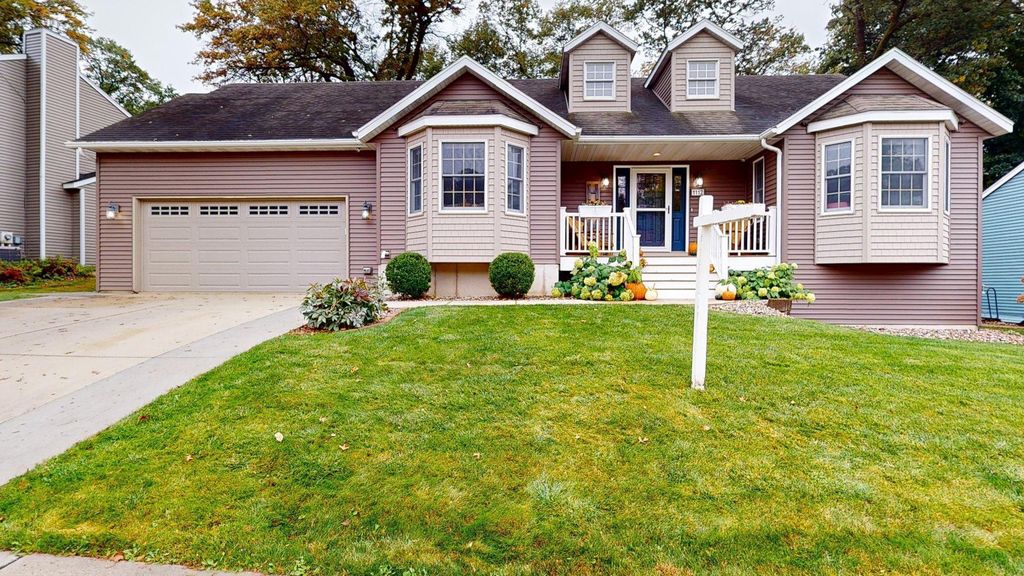 1112 Northway Lane NE, Rochester, MN 55906