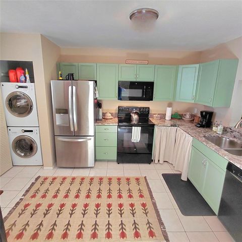 137 PINENEEDLE DRIVE 137, Bradenton, FL 34210