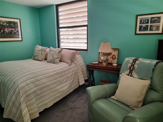 137 PINENEEDLE DRIVE 137, Bradenton, FL 34210