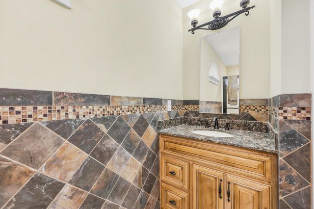 2566 Lake Vista Dr., Little River, SC 29566