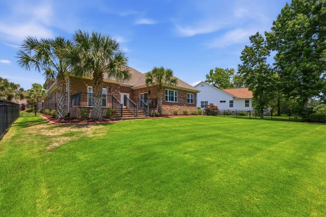2566 Lake Vista Dr., Little River, SC 29566