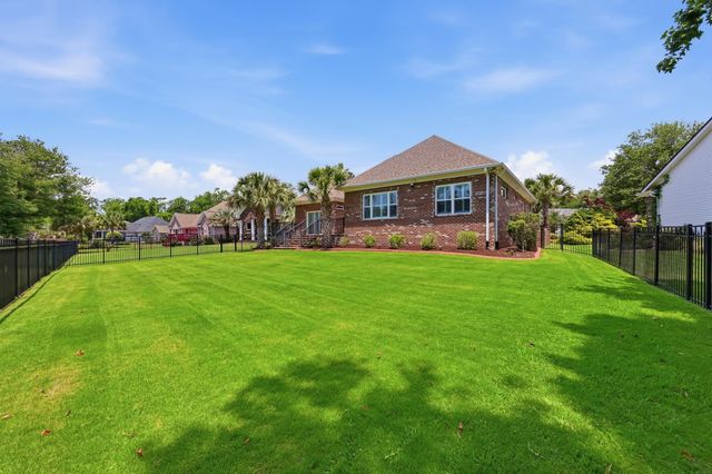 2566 Lake Vista Dr., Little River, SC 29566