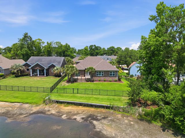 2566 Lake Vista Dr., Little River, SC 29566
