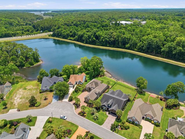 2566 Lake Vista Dr., Little River, SC 29566