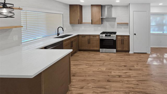 2331 Planters Street, Sugar Land, TX 77479