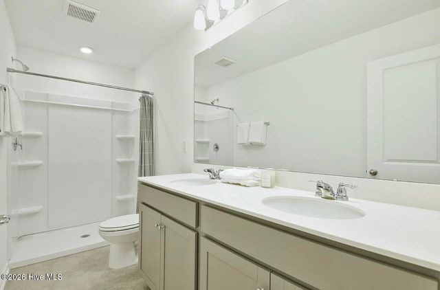 604 Sandy Hollow Drive, Jacksonville, NC 28540