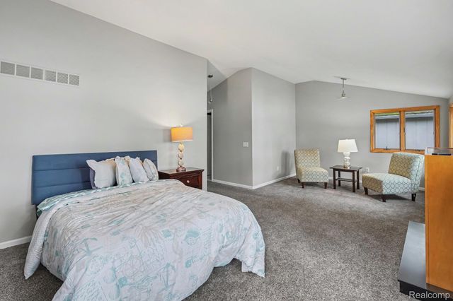 3506 Union Lake Road, Commerce Charter Township, MI 48382