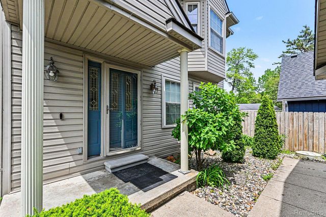 3506 Union Lake Road, Commerce Charter Township, MI 48382