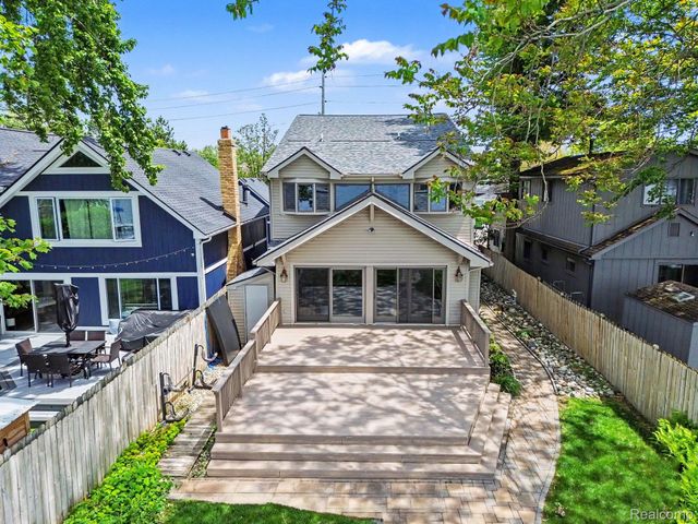 3506 Union Lake Road, Commerce Charter Township, MI 48382
