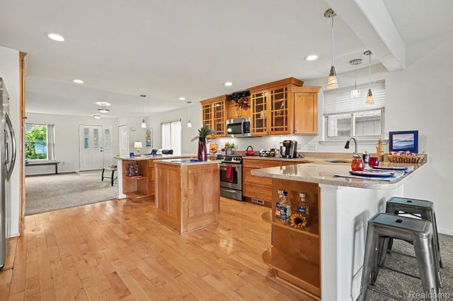 3506 Union Lake Road, Commerce Charter Township, MI 48382