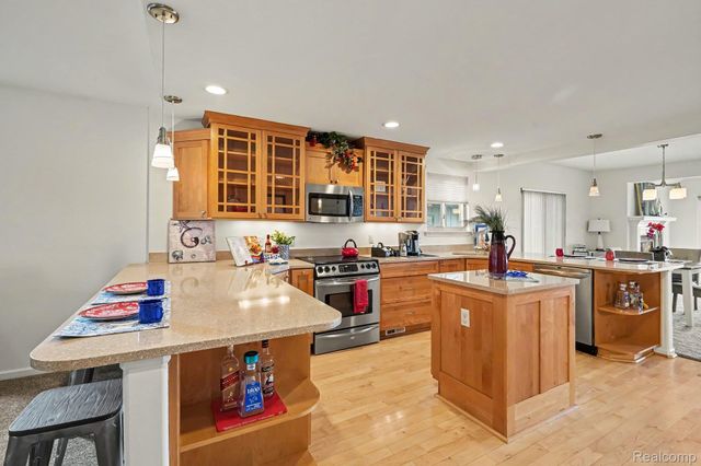 3506 Union Lake Road, Commerce Charter Township, MI 48382