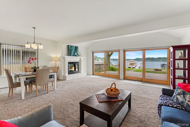 3506 Union Lake Road, Commerce Charter Township, MI 48382