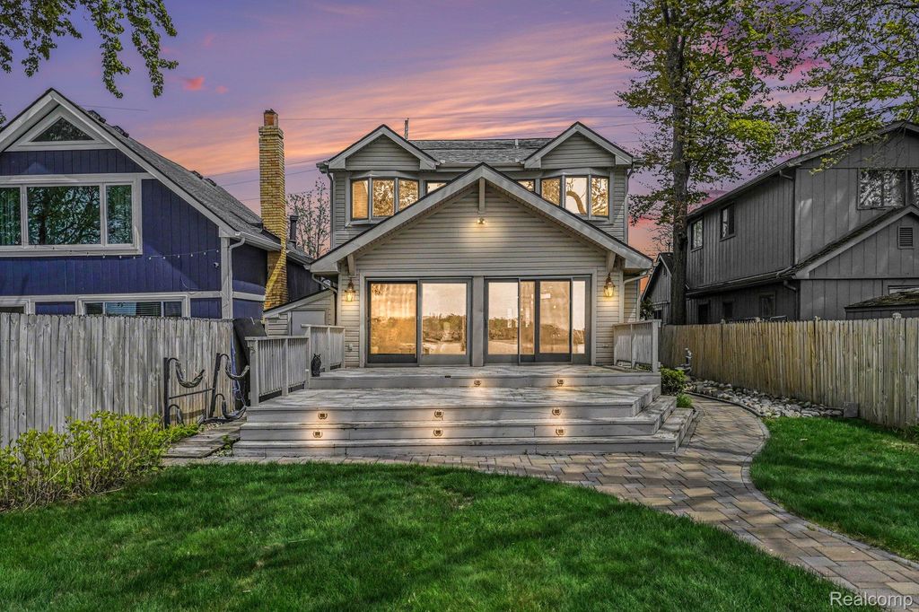 3506 Union Lake Road, Commerce Charter Township, MI 48382