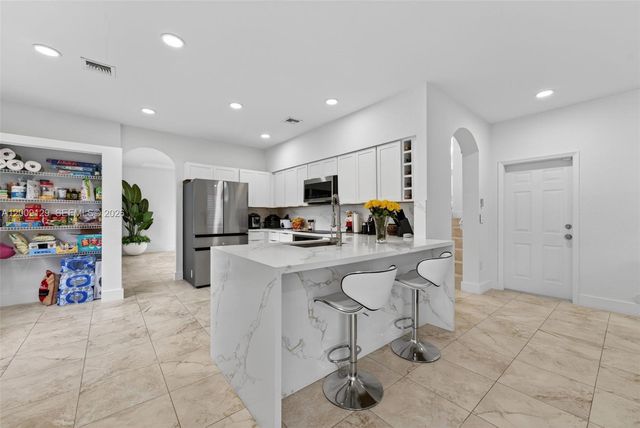 1033 NE 35th Ave, Homestead, FL 33033
