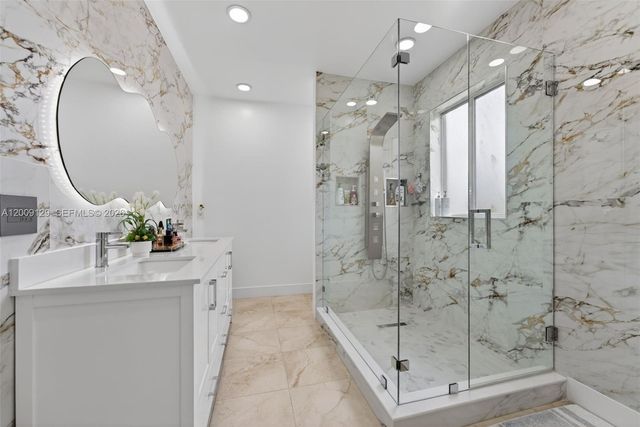 1033 NE 35th Ave, Homestead, FL 33033