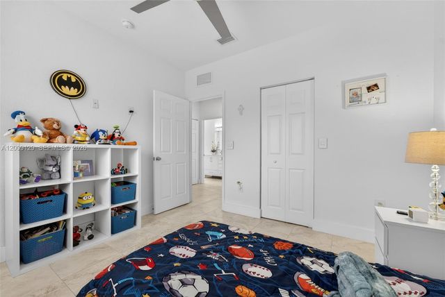 1033 NE 35th Ave, Homestead, FL 33033